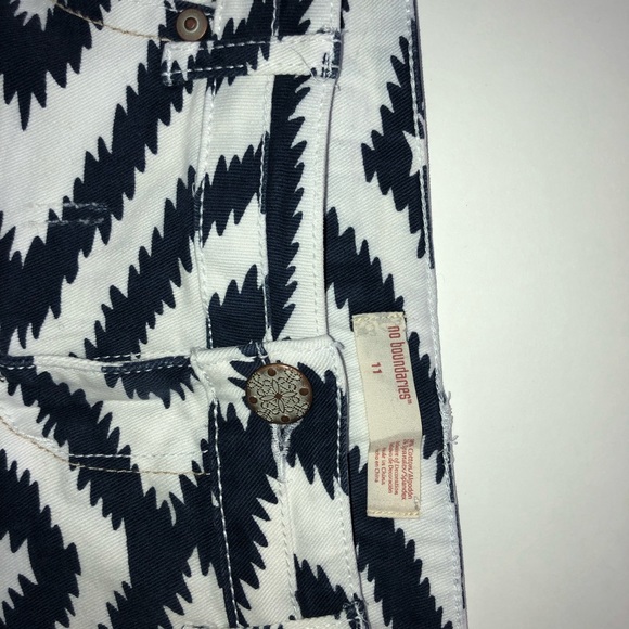 Short Shorts - Picture 3 of 3